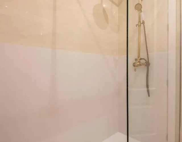 Lujo Y Comodidad: Tu Refugio Con Estilo Y Amplitud Apartament